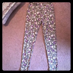 Lu La Roe patterned leggings. One size.